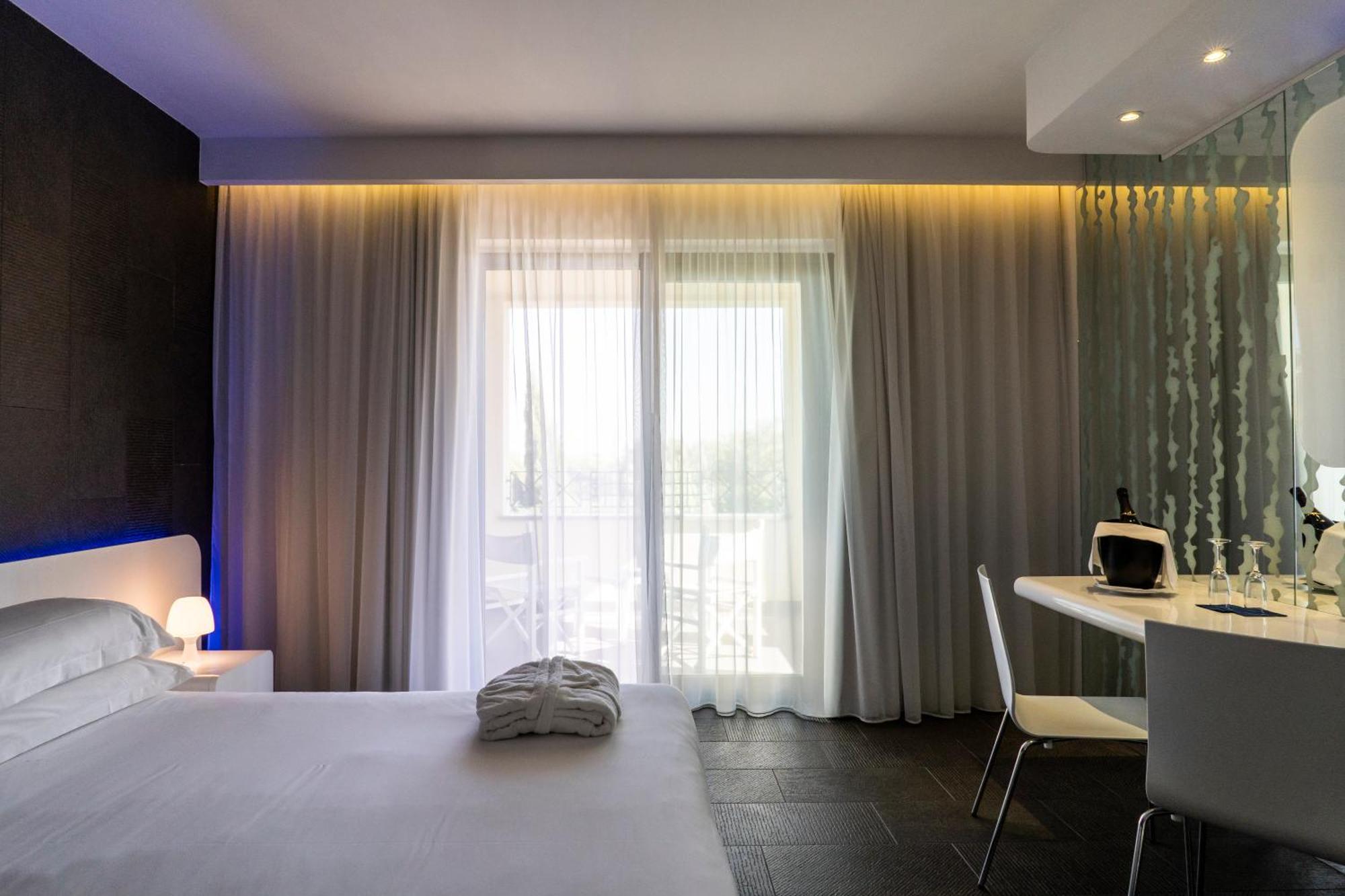 Double or Twin Room Balcony