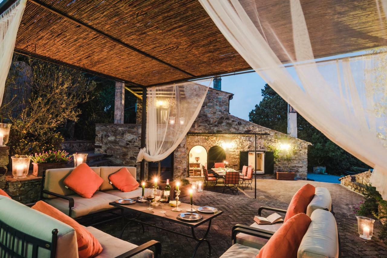 Four-Bedroom House Private Pool